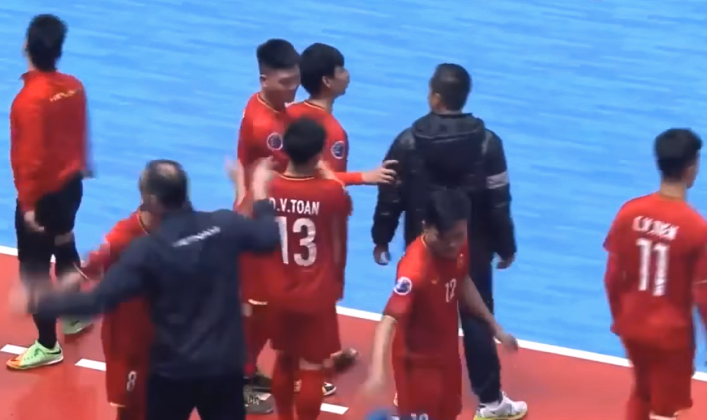 Futsal Việt Nam kém Futsal Uzbekistan bao nhiêu bậc trên BXH FIFA?