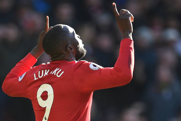 Dư âm MU vs Swansea: Lukaku cán mốc 100 bàn thắng tại Ngoại hạng Anh