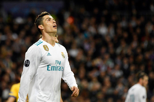 Kết quả Real Madrid 1-3 Juventus: Ronaldo giúp Real giành vé vào bán kết C1 trong sợ hãi
