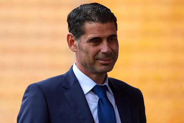 Tây Ban Nha bổ nhiệm Fernando Hierro làm HLV trưởng sau khi sa thải Julen Lopetegui