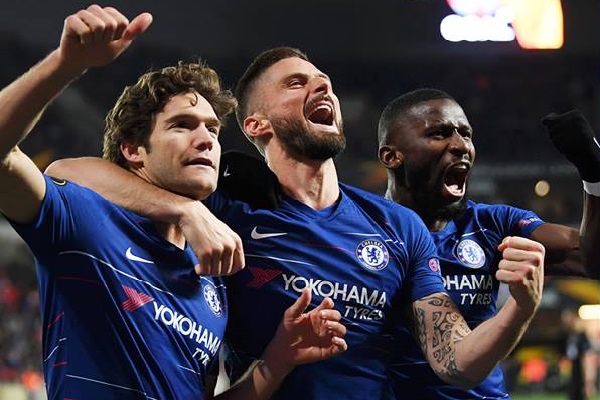 Top 4 Ngoại hạng Anh: Cờ đến tay Chelsea!
