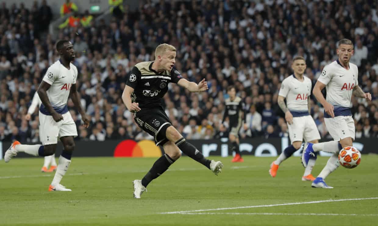 Tottenham 0-1 Ajax: Gà trống 'lấm lưng trắng bụng' trên sân nhà