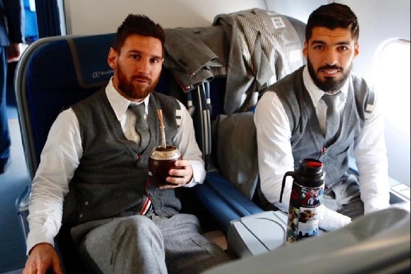 Messi và Suarez cùng Barca lên đường đến Liverpool