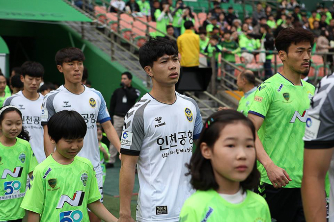 Công Phượng chơi hạn chế, hay mất bóng tại Incheon United