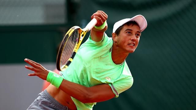 Tay vợt Việt kiều Antoine Hoàng tiếp tục gây sốc ở Roland Garros 2019