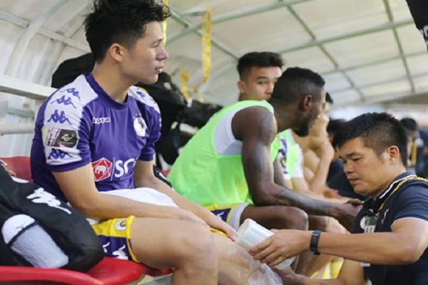 Đình Trọng chấn thương, Thành Chung được gọi thay thế dự King's Cup 2019