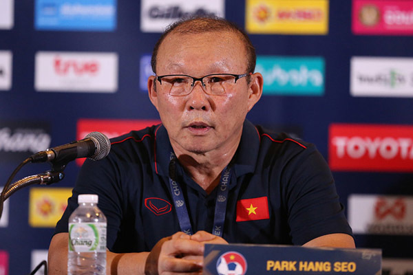 HLV Park Hang-seo: ‘Sẽ tập trung 2 cầu thủ quá tuổi dự SEA Games 2019’