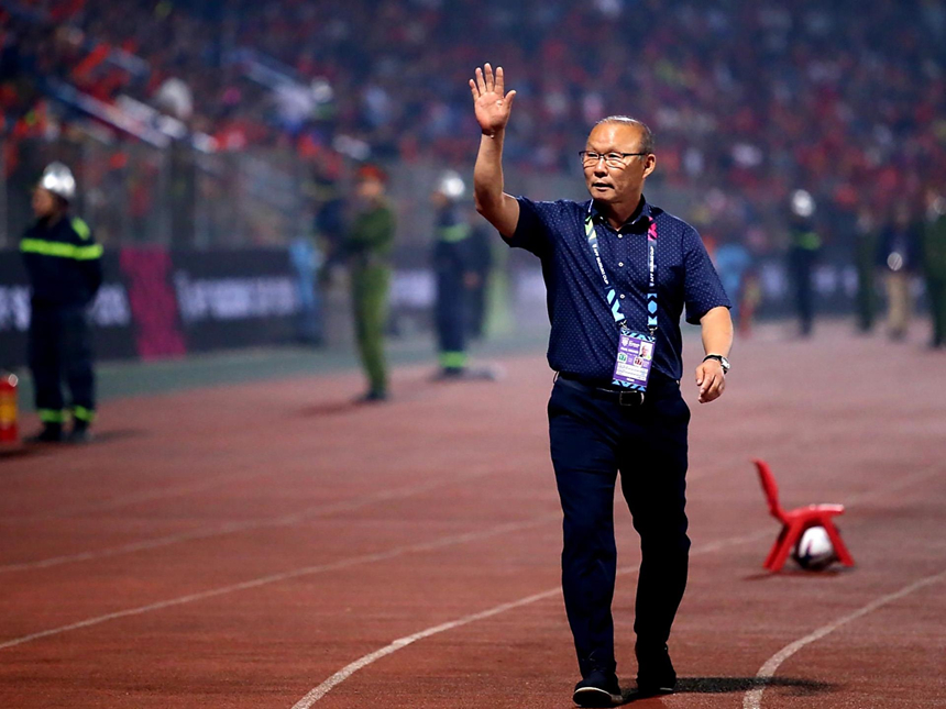 HLV Park Hang Seo phá mọi kỷ lục về mức lương ở Việt Nam khi gia hạn hợp đồng