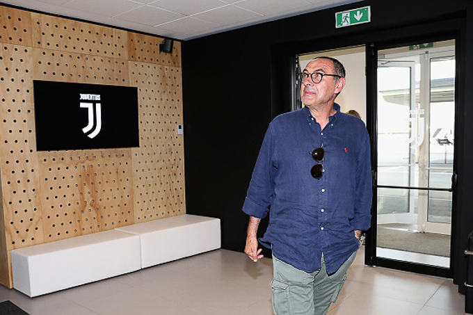 Sarri gọi Juventus là 'đỉnh cao sự nghiệp' trong ngày ra mắt CLB