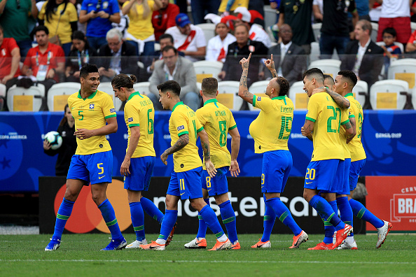 Brazil 5-0 Peru: Chiến thắng 'bàn tay nhỏ' đưa Selecao nhất bảng A