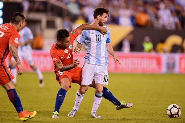 Lịch thi đấu bóng đá hôm nay 6/7: Argentina vs Chile