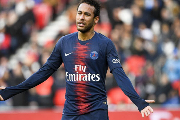 Neymar phớt lờ án phạt gần nửa triệu USD của PSG