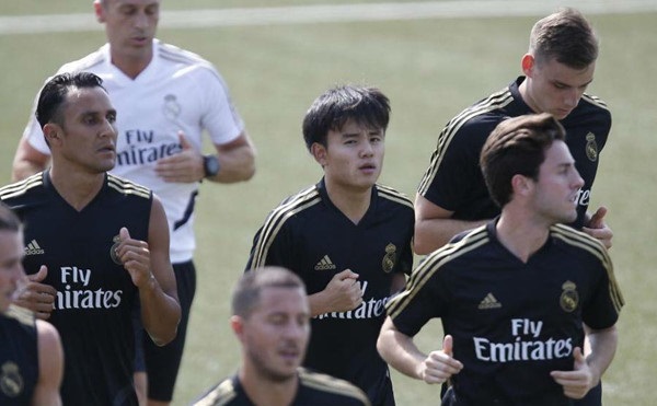 Mía ngọt đánh cả cụm, Real Madrid mua luôn em trai của "Messi Nhật Bản"