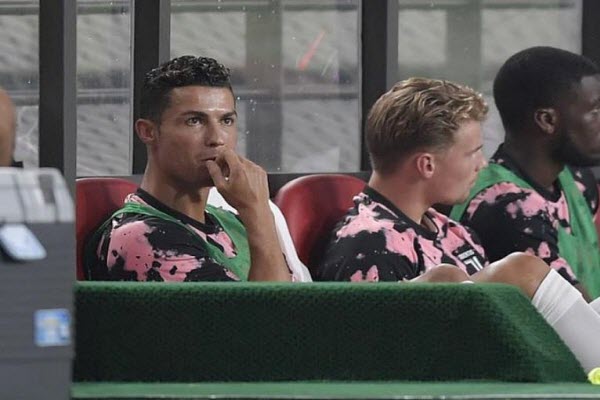Juventus và Ronaldo bị khởi kiện