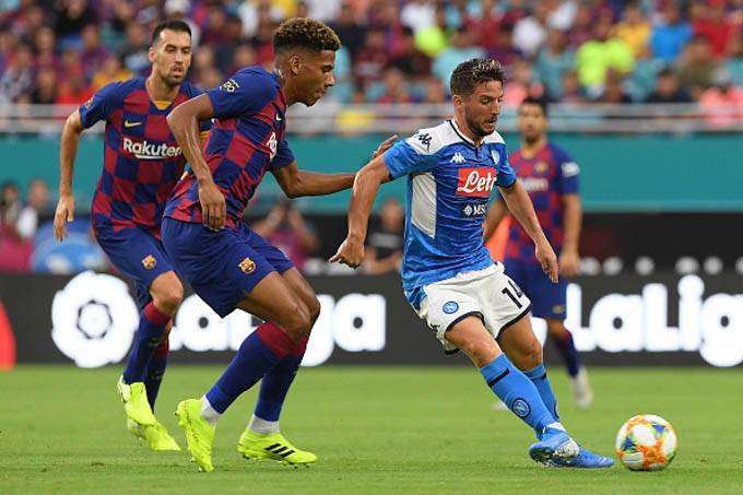 Napoli 1-2 Barca: Suarez, Griezmann im tiếng, Barca thắng nhọc Napoli