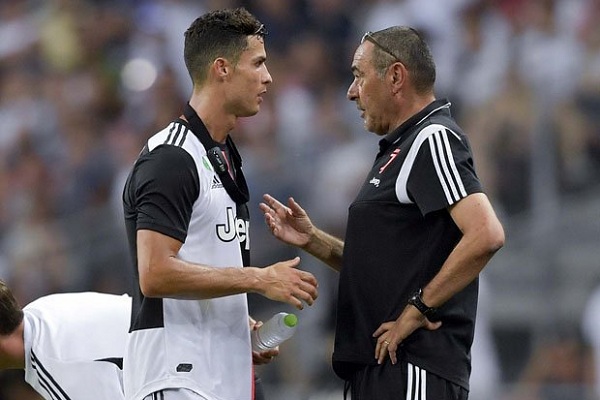 Sau Ronaldo, Juventus vắng cả HLV Sarri trong ngày khai mạc Serie A