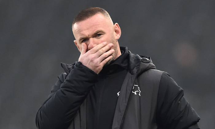Wayne Rooney giành điểm số đầu tiên trên cương vị HLV