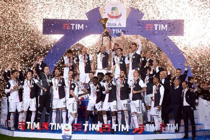 Juventus đã vô địch Serie A mấy lần, có tổng cộng bao nhiêu danh hiệu?