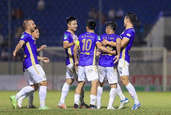 Hà Nội dẫn đầu bảng xếp hạng V-League 2022 sau trận đá bù với Nam Định? 
