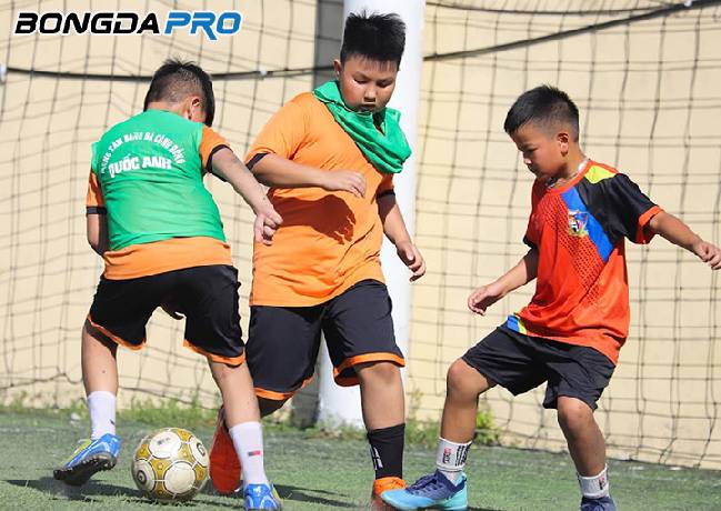 Quả bóng vàng Việt Nam Huỳnh Quốc Anh truyền lửa đam mê với bóng đá cộng đồng
