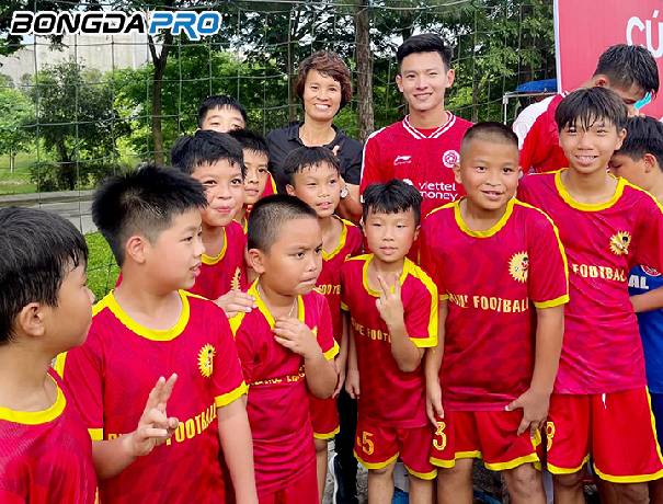 Shine Football - Niềm tự hào của Quả bóng vàng Việt Nam Nguyễn Thị Minh Nguyệt