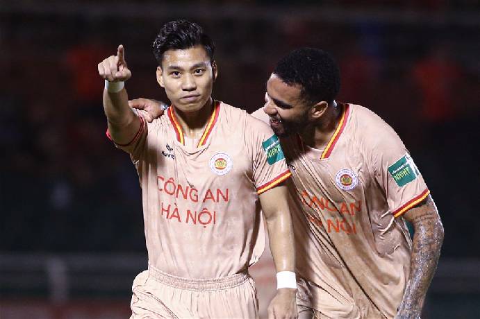 Lập cú đúp, Văn Thanh sắp cán mốc 30 bàn thắng tại V-League 