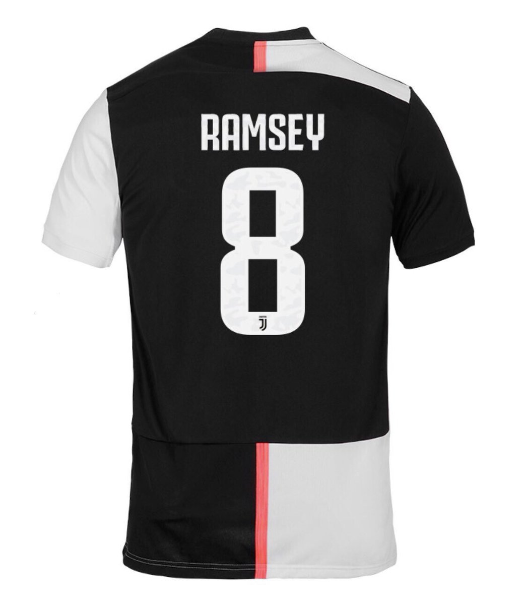 Aaron Ramsey mặc áo số 8 khi chính thức gia nhập Juventus