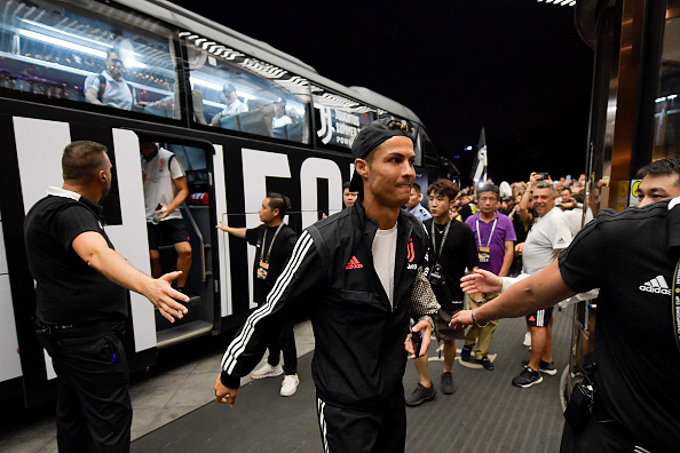Để Ronaldo dự bị, Juventus đối diện nguy cơ mất tiền tấn vì kiện
