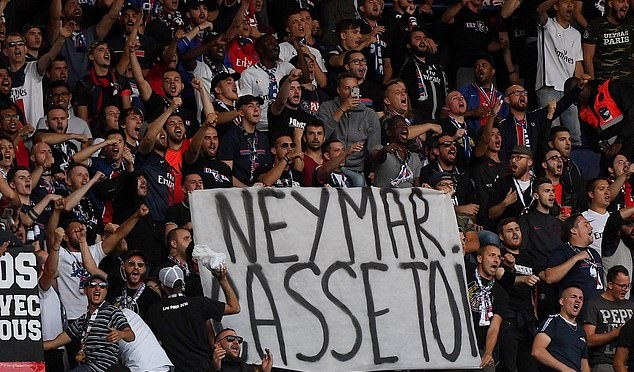 Neymar bị fan tổng xỉ vả sau chiến thắng đậm của PSG