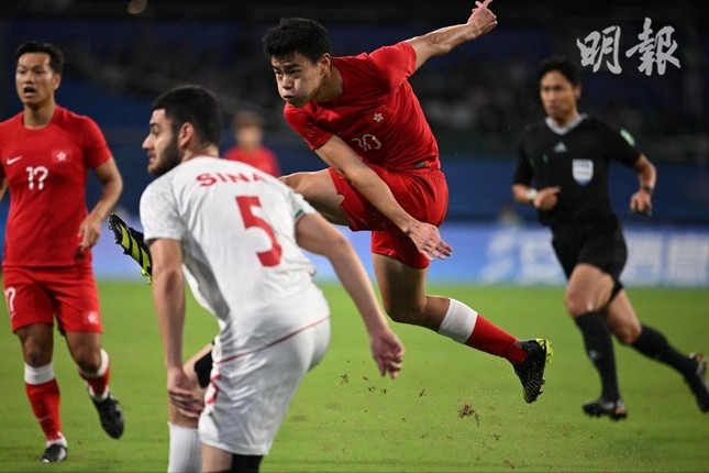 Olympic Hong Kong bất ngờ đánh bại 'gã khổng lồ' Iran ở Asiad 19 - Ảnh 1