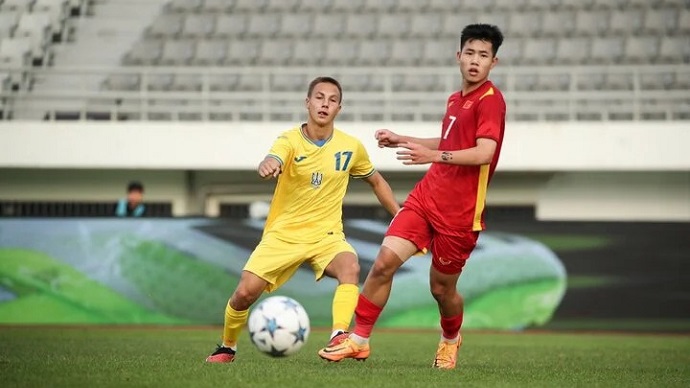 U18 Việt Nam để thua ngược đáng tiếc trước U18 Ukraine - Ảnh 1