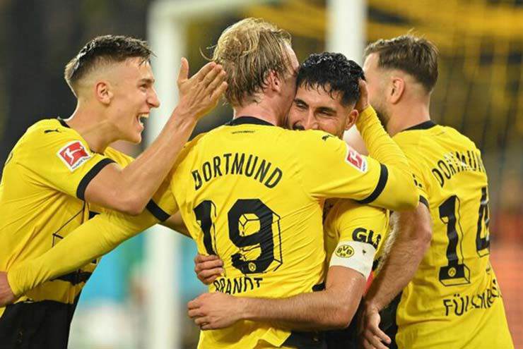 Thắng nghẹt thở Werder Bremen, Dortmund đoạt ngôi đầu BXH Bundesliga - Ảnh 1