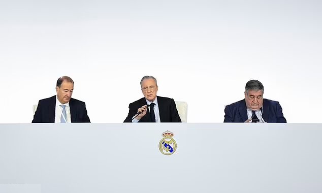 Chủ tịch Florentino Perez của Real Madrid công khai chê trách VAR - Ảnh 1
