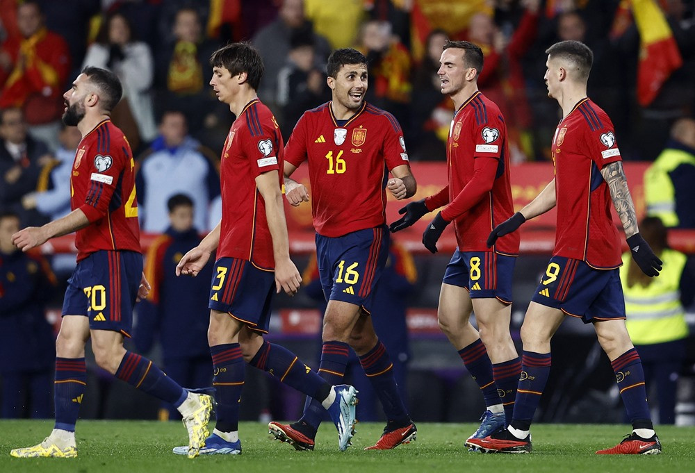 Thắng dễ Georgia, Tây Ban Nha thống trị bảng A vòng loại Euro 2024 - Ảnh 1