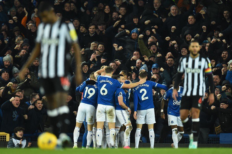 Newcastle bất ngờ bị Everton vùi dập ở Ngoại hạng Anh - Ảnh 1