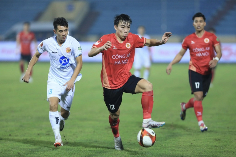 Thêm một tuyển thủ Việt Nam lỡ hẹn với Asian Cup 2023 - Ảnh 1