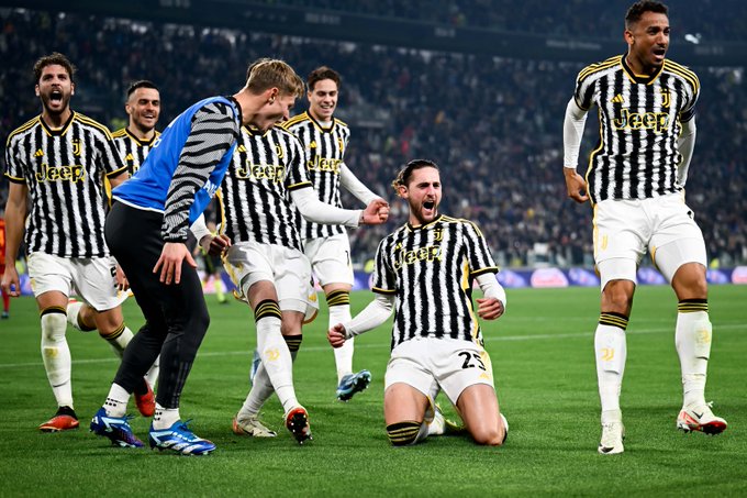 Thắng kịch tính Roma, Juventus bám sát ngôi đầu Serie A - Ảnh 1
