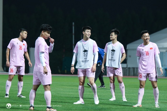 HLV Troussier chốt 26 tuyển thủ Việt Nam dự Asian Cup 2023: Chia tay 4 cầu thủ trẻ - Ảnh 2