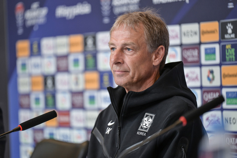 Vào vòng 1/8 Asian Cup 2023, HLV Klinsmann vẫn bị truyền thông Hàn Quốc công kích  - Ảnh 1