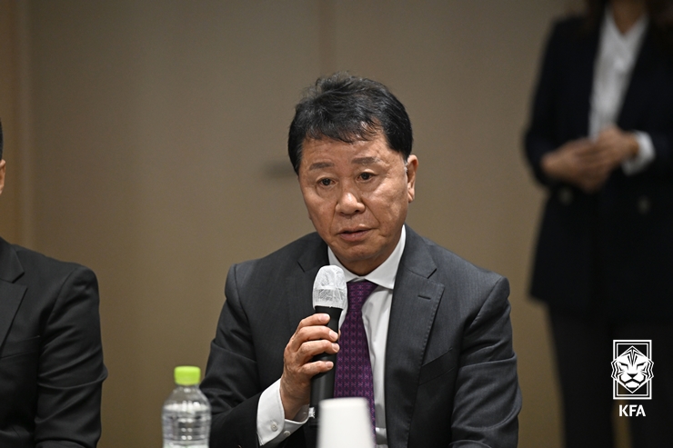 Sa thải Klinsmann, LĐBĐ Hàn Quốc bổ nhiệm ông Chung Hae-song  - Ảnh 1
