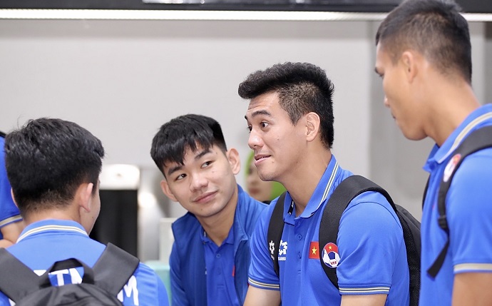 Đội tuyển Việt Nam về tới Hà Nội, chuẩn bị tiếp đón Indonesia - Ảnh 5