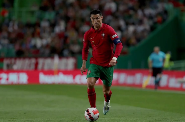 Ronaldo tái xuất, Bồ Đào Nha nhận trái đắng trước Slovenia - Ảnh 1