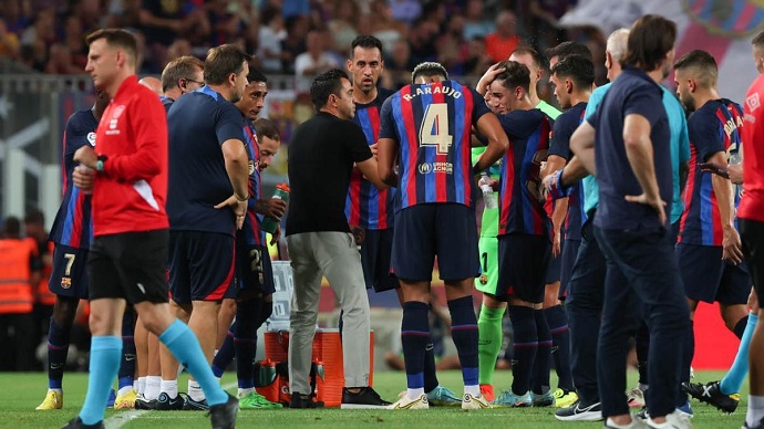 Barcelona cần có hai bản hợp đồng để giữ chân Xavi ở lại - Ảnh 2