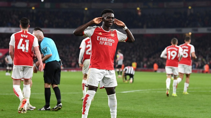 Arsenal lo sốt vó vì thể lực của Saka trước trận đấu với Brighton - Ảnh 1