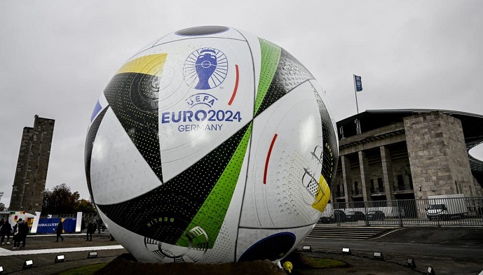 EURO 2024: UEFA chính thức cho phép các đội đăng ký tới 26 cầu thủ - Ảnh 1