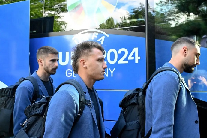 Đội tuyển Italia đặt chân đến Đức dự Euro 2024 - Ảnh 8