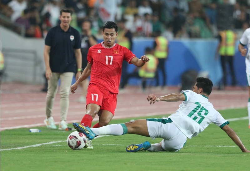 ĐT Việt Nam thi đấu đầy quả cảm trước Iraq - Ảnh 1