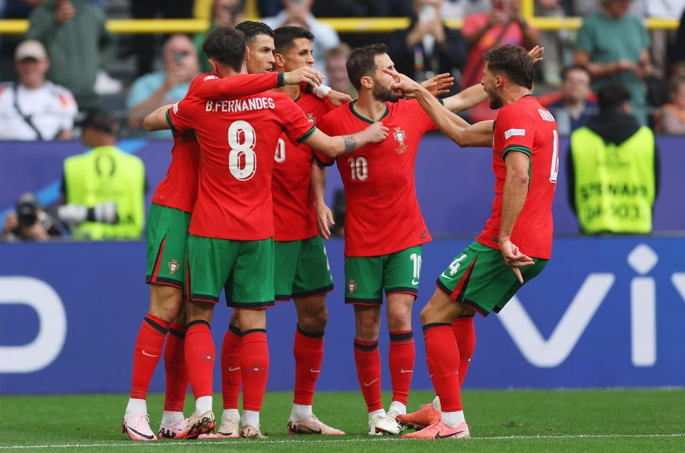 Ronaldo đá chính, Bồ Đào Nha thắng đậm Thổ Nhĩ Kỳ - Ảnh 1