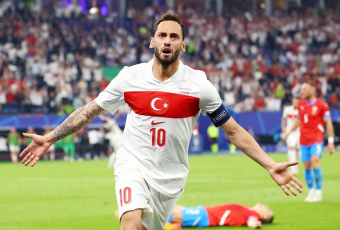CH Séc bị Thổ Nhĩ Kỳ loại khỏi Euro trong trận cầu 'mưa thẻ phạt' - Ảnh 1
