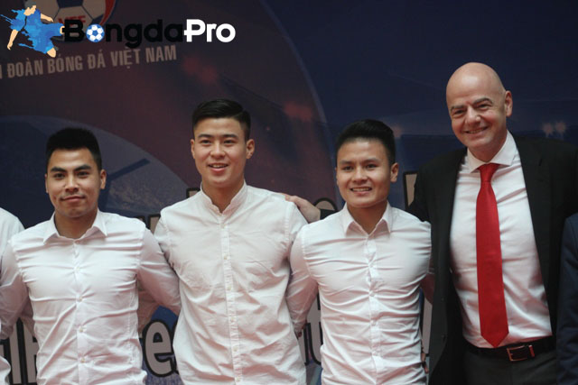 Bầu Hiển thưởng cả đội Hà Nội FC vì thành tích U23 Việt Nam